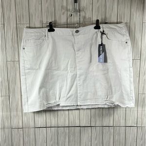 Meri Skye White Denim Skirt